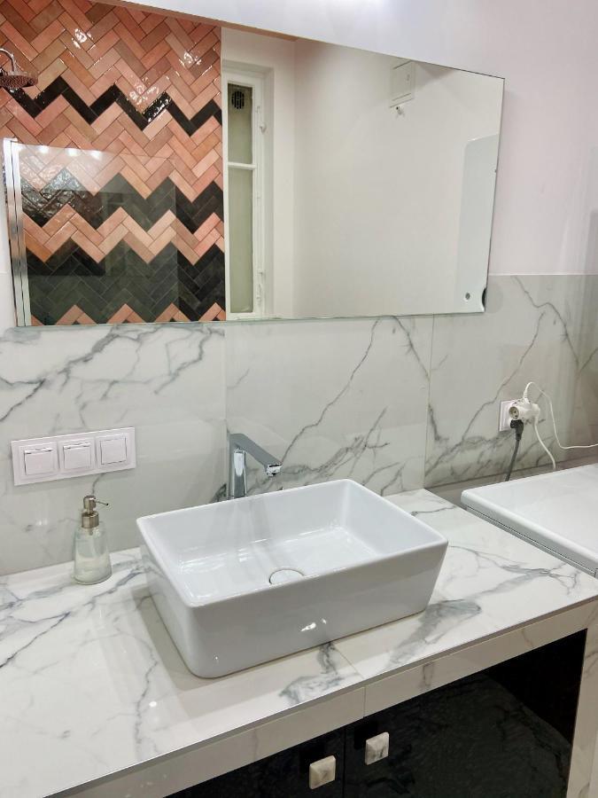 Tenement Apartment 90M2 City Center كراكوفيا المظهر الخارجي الصورة