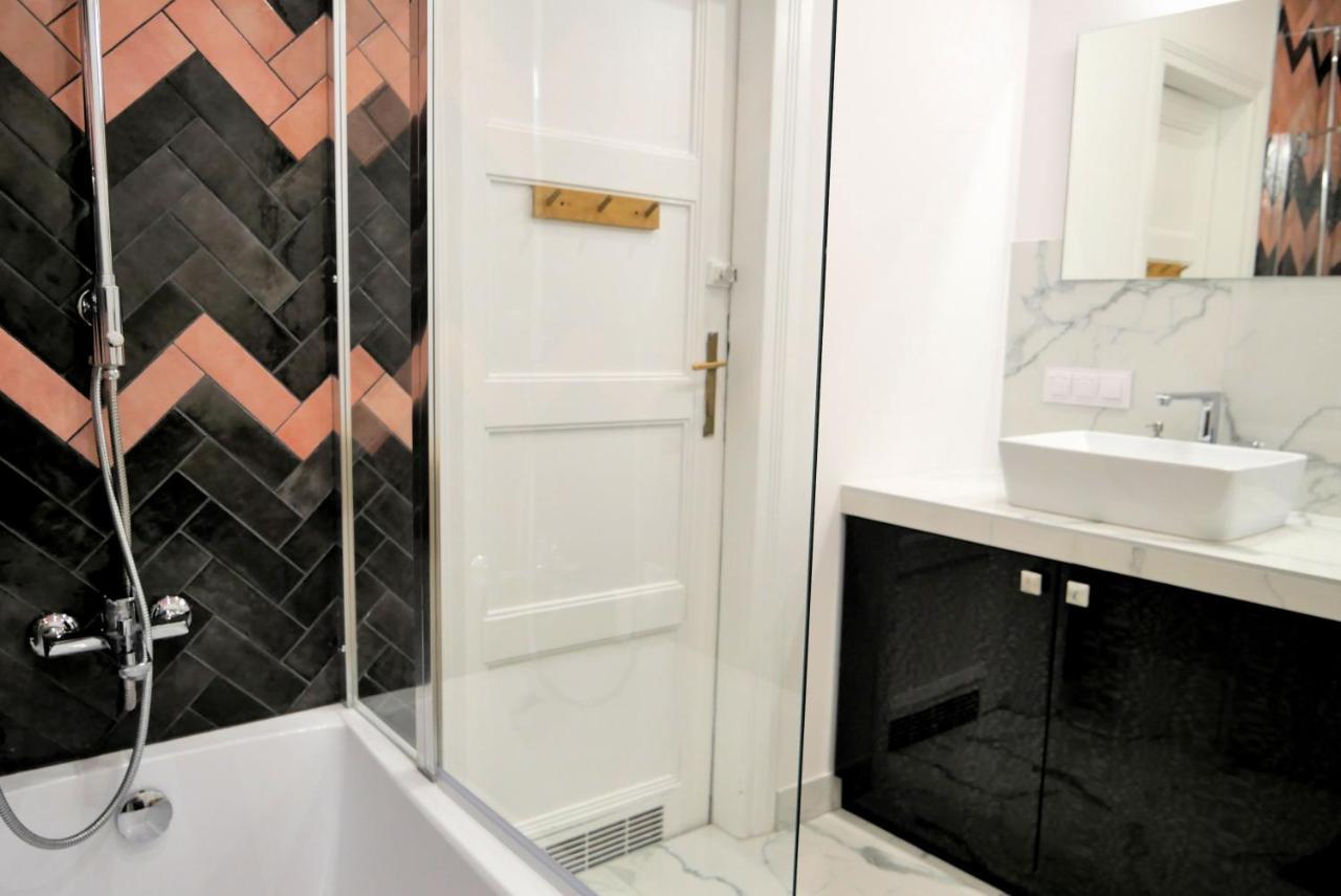 Tenement Apartment 90M2 City Center كراكوفيا المظهر الخارجي الصورة