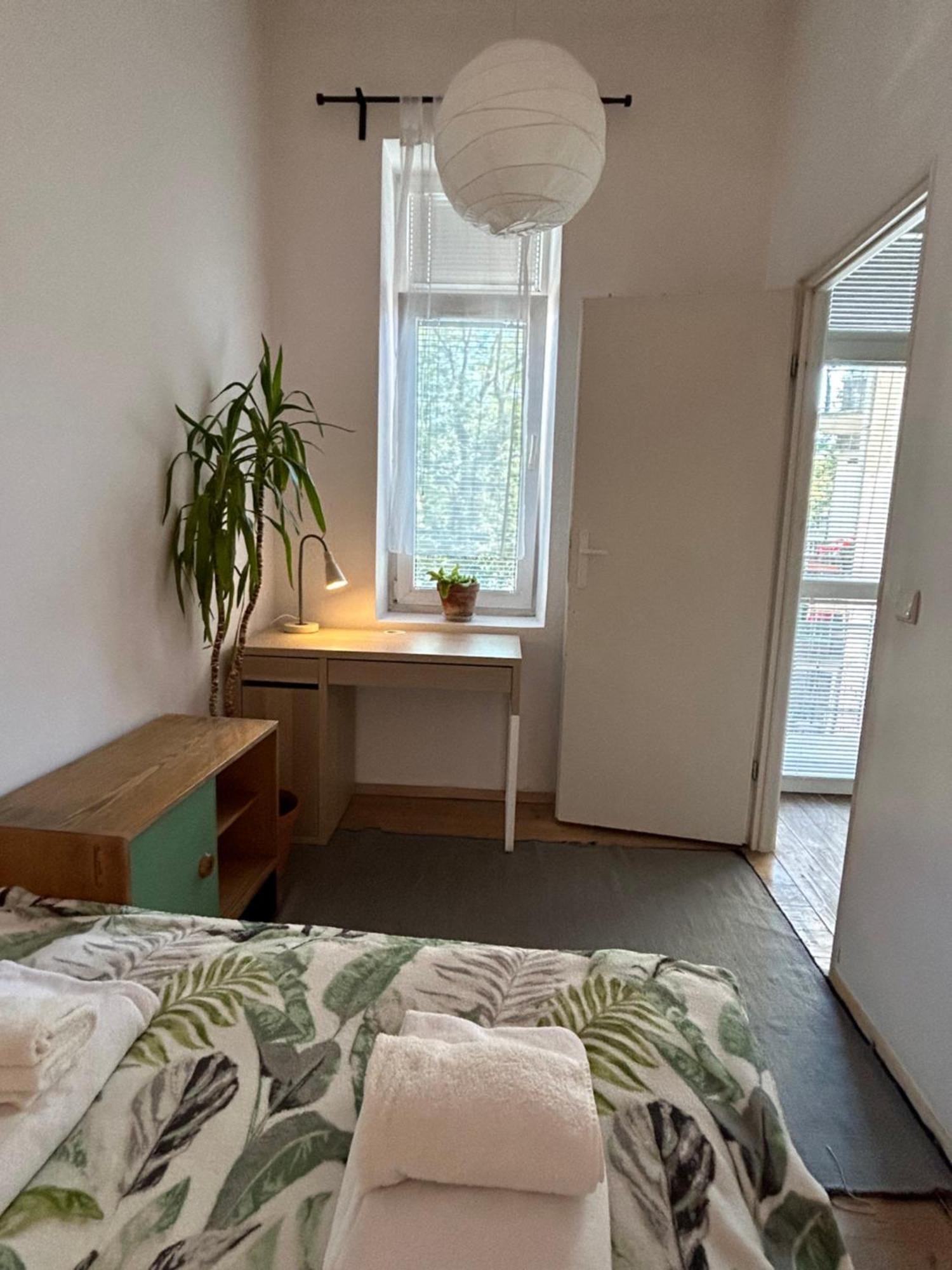 Tenement Apartment 90M2 City Center كراكوفيا المظهر الخارجي الصورة